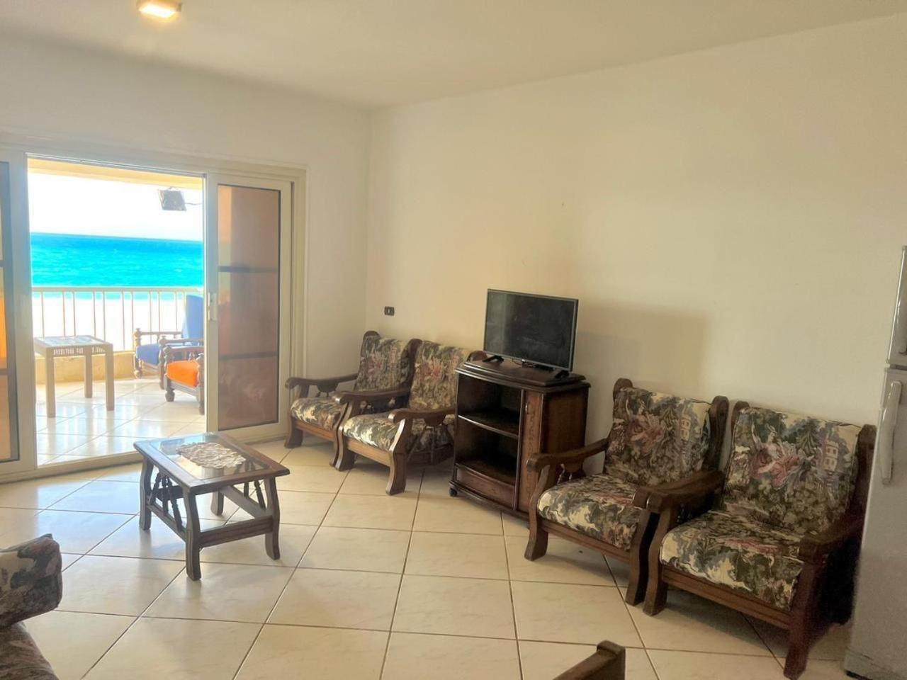 Beachfront Chalet In Green Beach, North Coast Villa El-Alamein Værelse billede