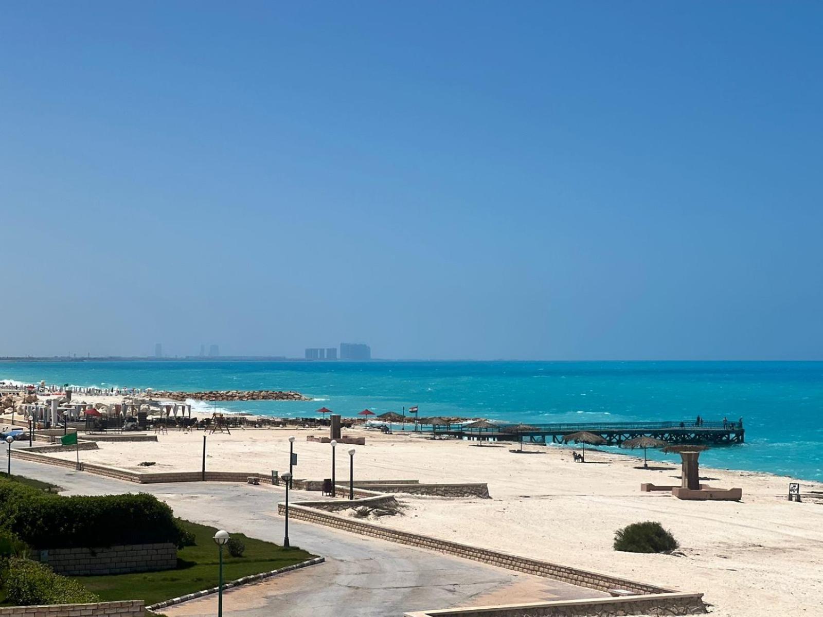 Beachfront Chalet In Green Beach, North Coast Villa El-Alamein Eksteriør billede