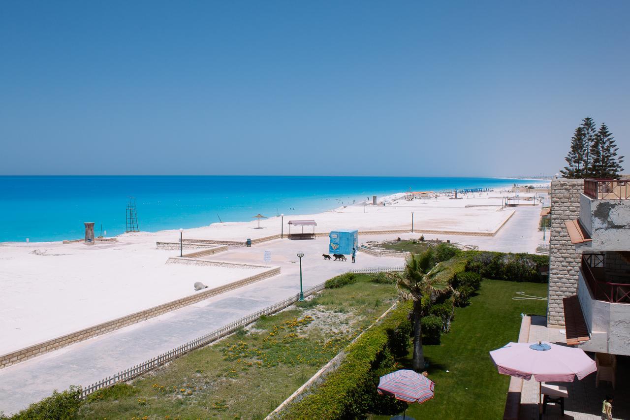 Beachfront Chalet In Green Beach, North Coast Villa El-Alamein Eksteriør billede